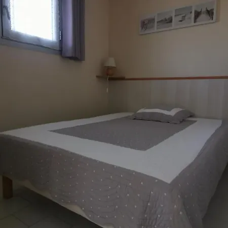 Location De - - T2 - 062-60635 *