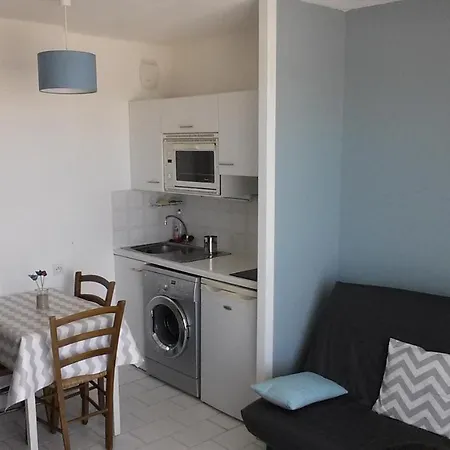 Location De - - T2 - 062-60635 شقة