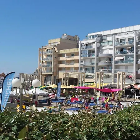 Location De - - T2 - 062-60635 شقة